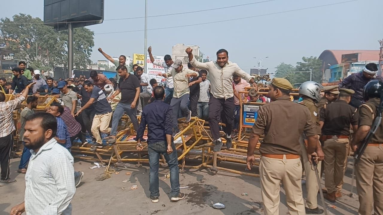 Prayagraj में छात्र आंदोलन को लेकर राजनीति गरमाई, केशव मौर्य ने अखिलेश यादव पर लगाया माहौल बिगाड़ने का आरोप