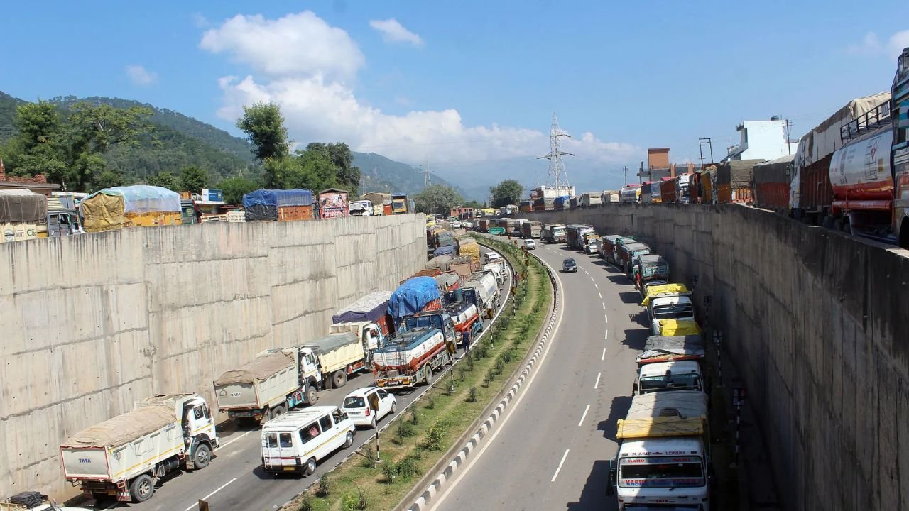 Srinagar-Jammu राष्ट्रीय राजमार्ग खुला, यातायात के लिए जारी किया गया नया मार्गदर्शन